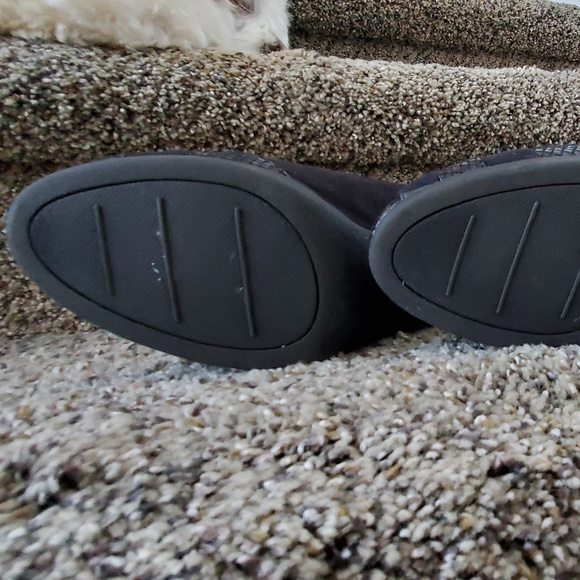 Apostrophe Black Open-toe Heels - Picture 7 of 8